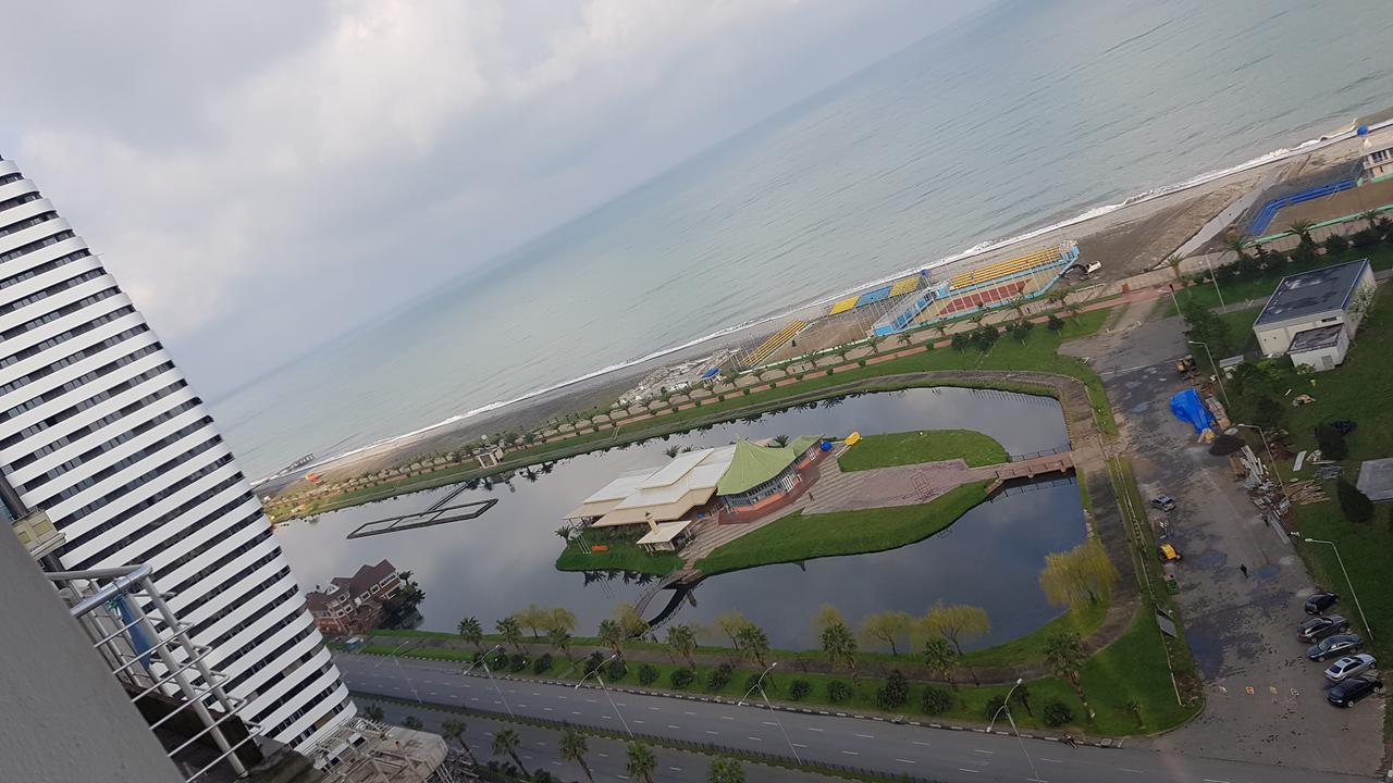Sky-G Sea View Apartment Батуми Екстериор снимка