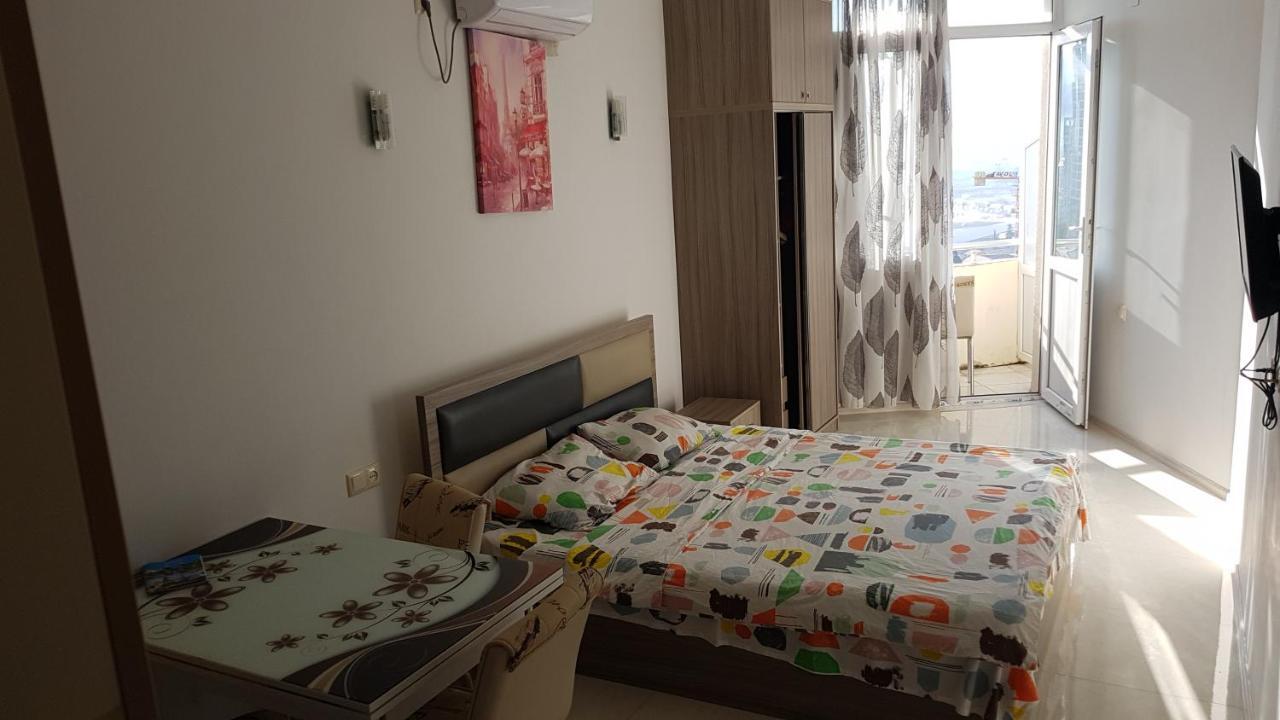 Sky-G Sea View Apartment Батуми Екстериор снимка