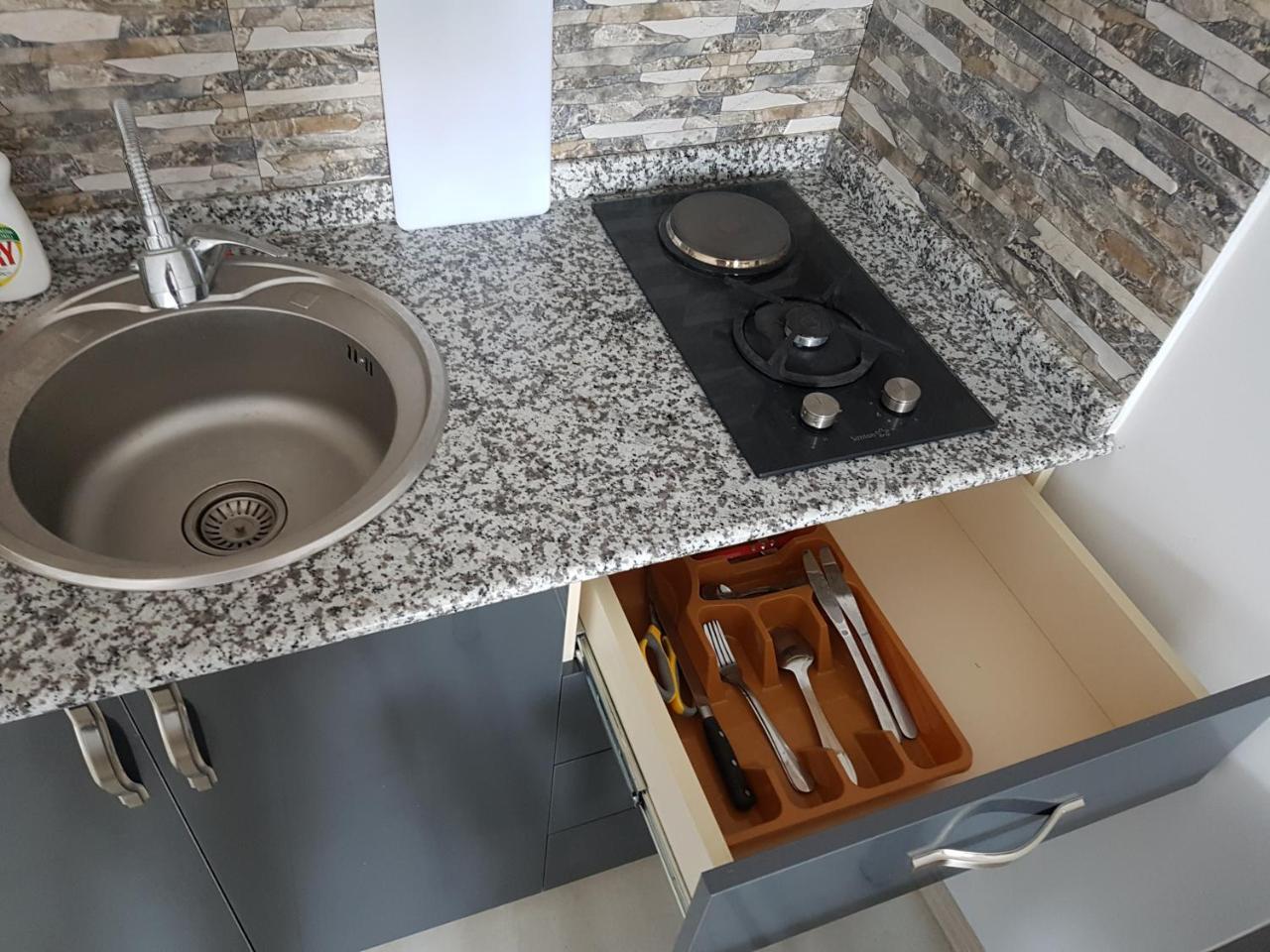 Sky-G Sea View Apartment Батуми Екстериор снимка