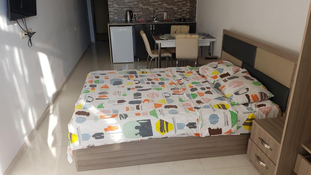 Sky-G Sea View Apartment Батуми Екстериор снимка