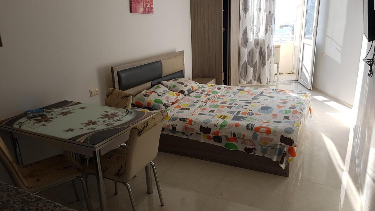 Sky-G Sea View Apartment Батуми Екстериор снимка