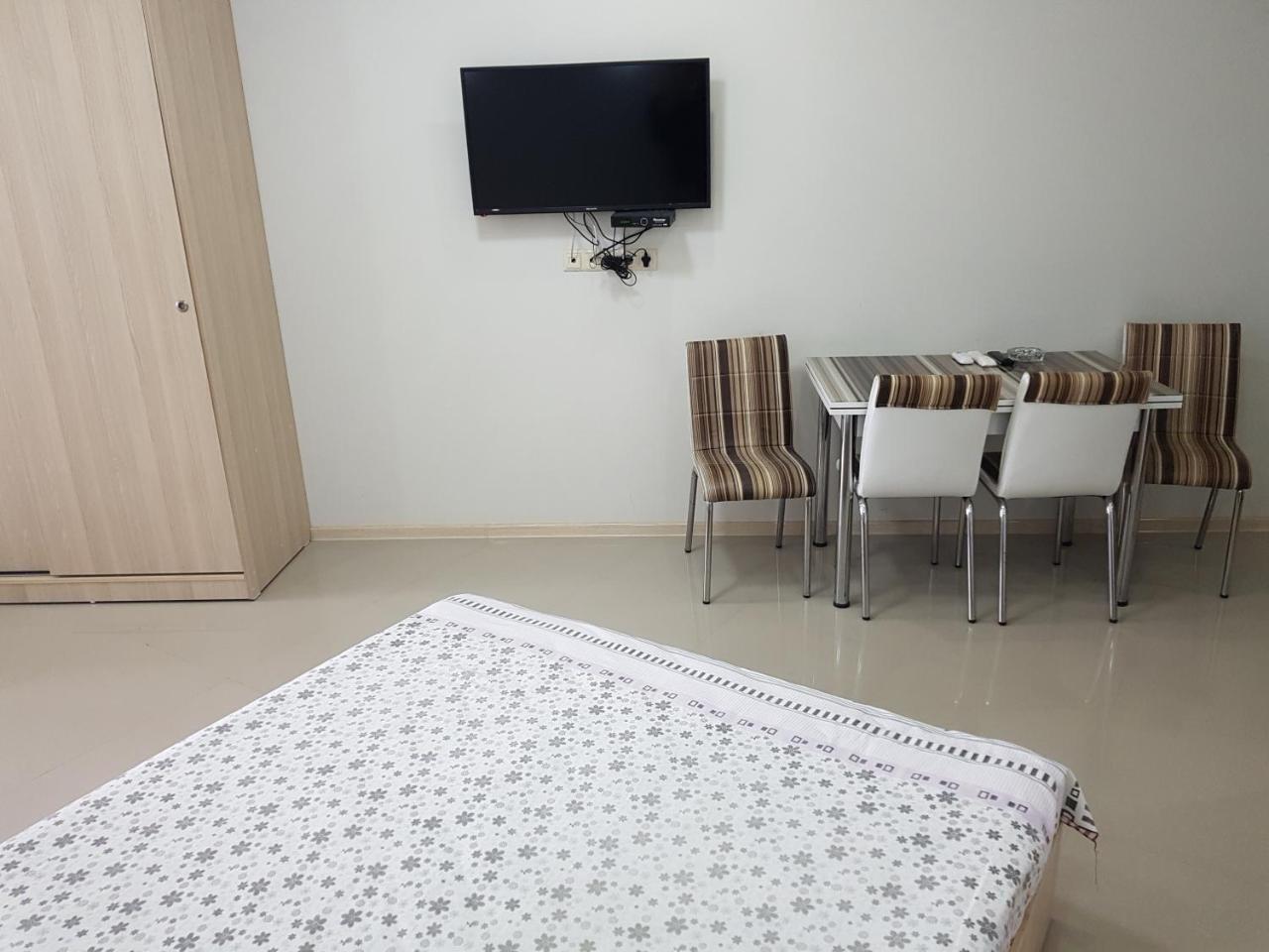 Sky-G Sea View Apartment Батуми Екстериор снимка