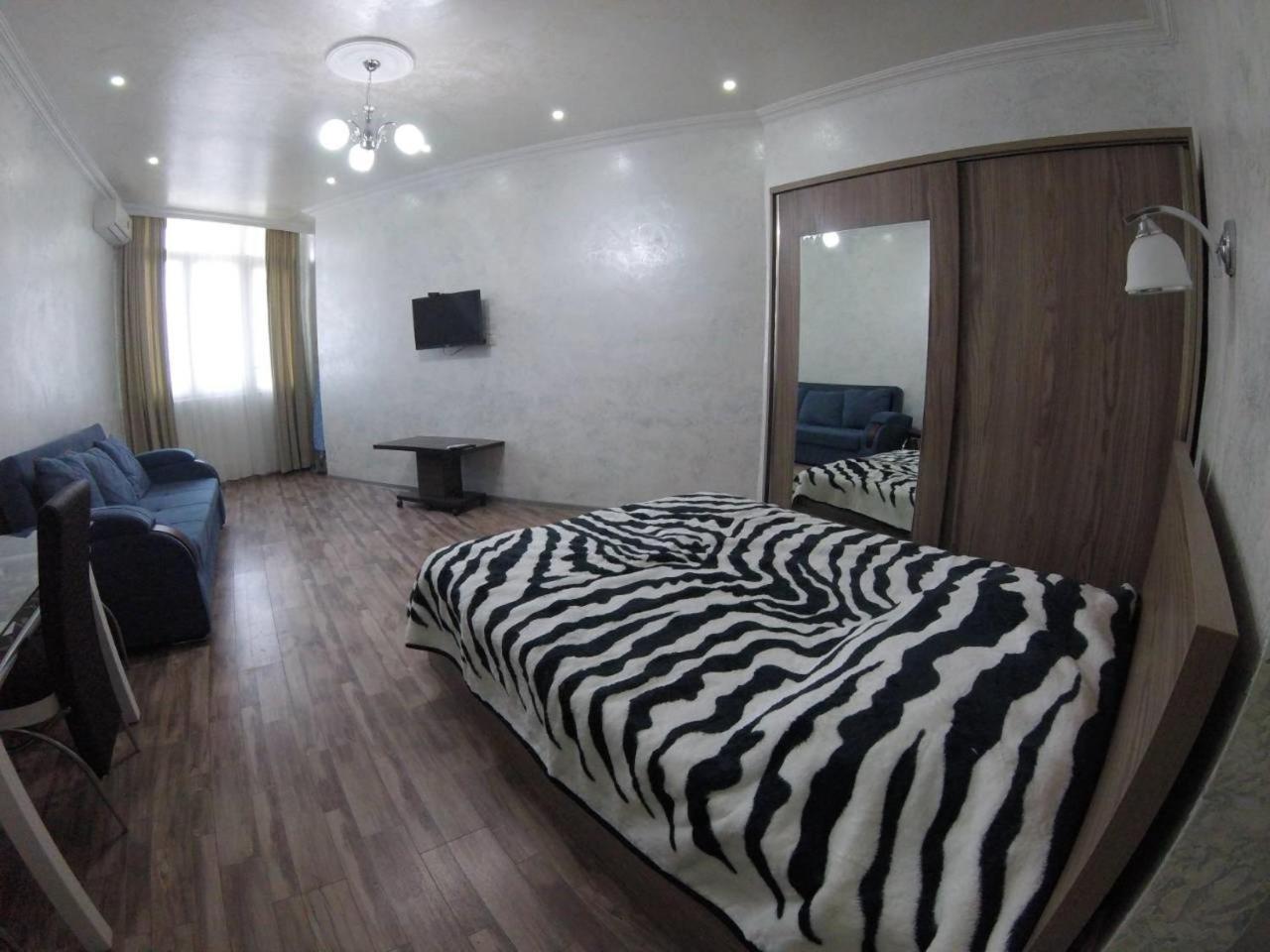 Sky-G Sea View Apartment Батуми Екстериор снимка